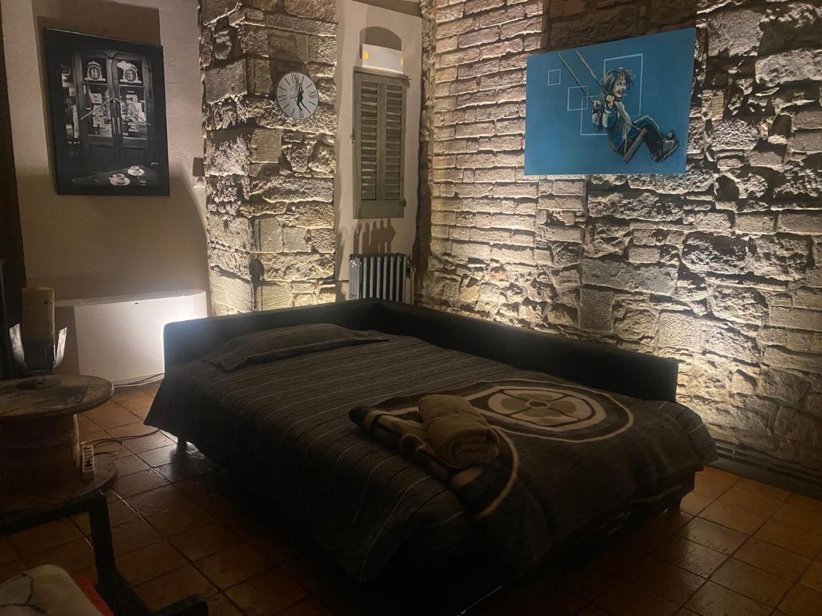 Habitacio Polivalent Al Centre De Manresa Apartment Bagian luar foto